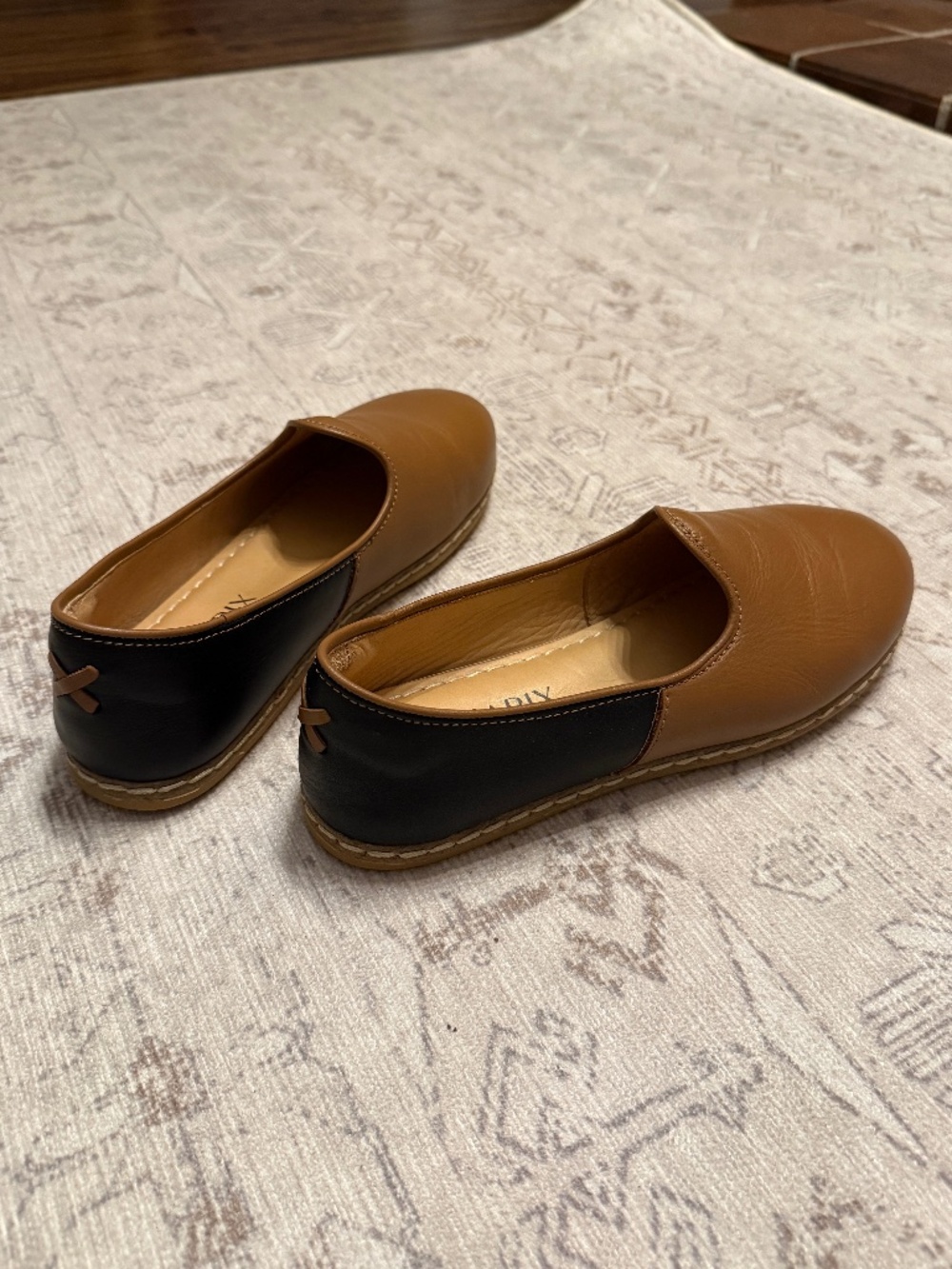Charix Camel Black Slip-On, size 39.5